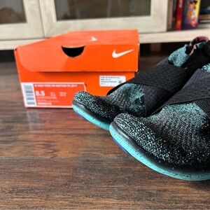 Nike, Women, Free Run Motion Running Sneakers